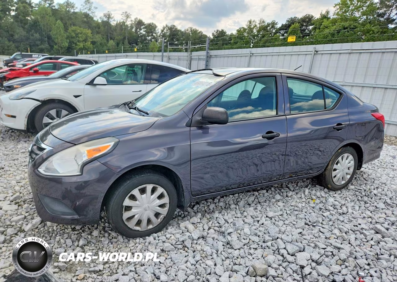 2015 Nissan Versa 1.6 S – zdjęcie 1 z 12