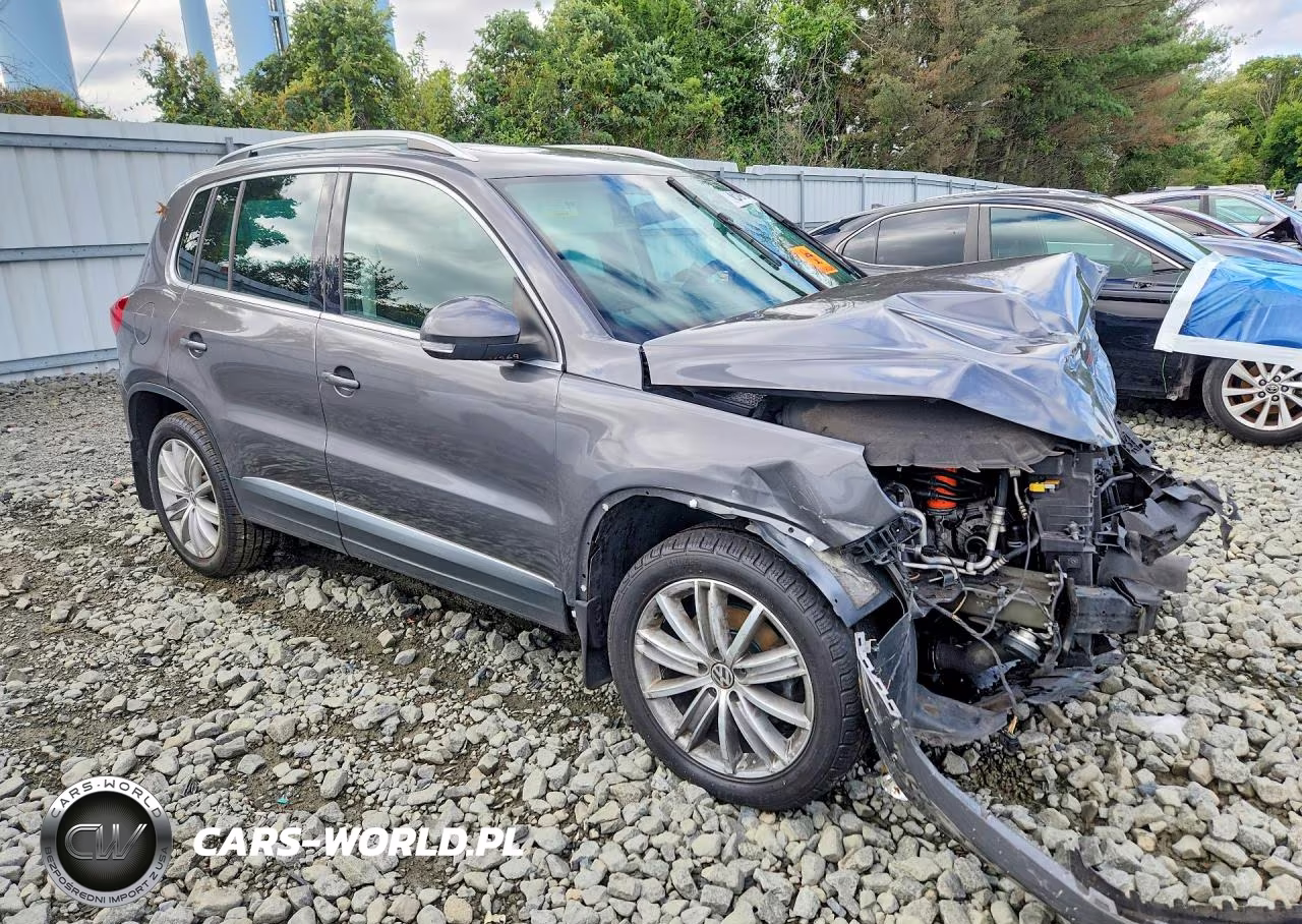 2015 Volkswagen Tiguan S VIN:WVGBV7AX0FW508596 - 4