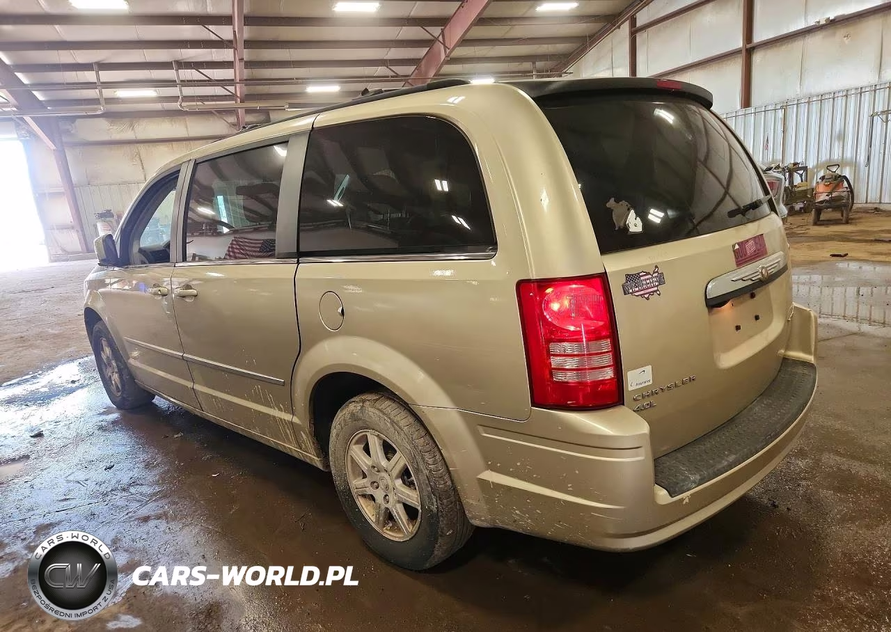 2010 Chrysler Town & Country Touring Plus VIN:2A4RR8DX5AR321052 - 2