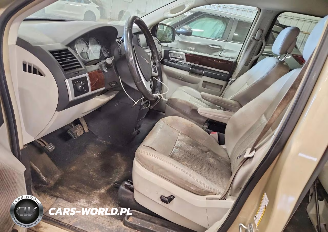 2010 Chrysler Town & Country Touring Plus VIN:2A4RR8DX5AR321052 - 7