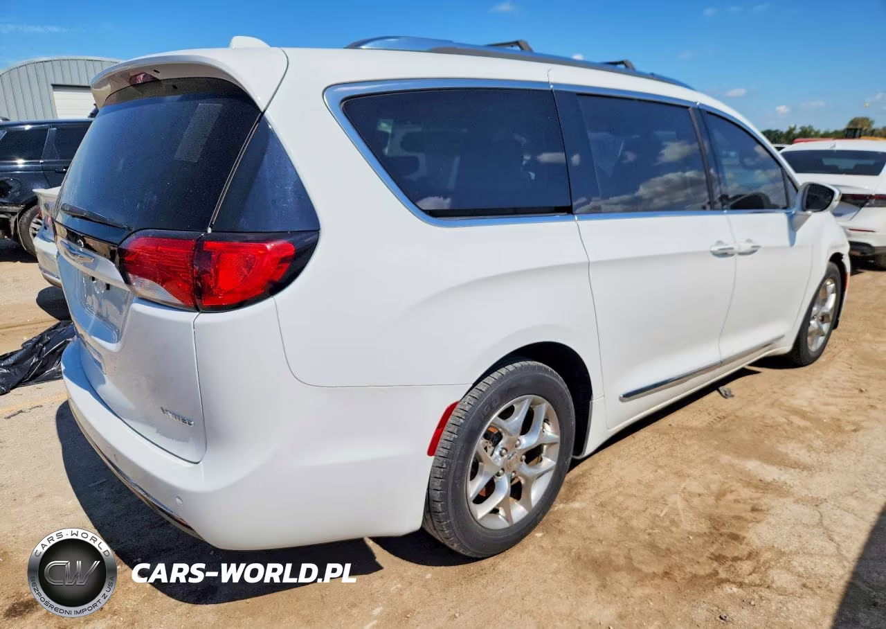 2018 Chrysler Pacifica Limited VIN:2C4RC1GG1JR273821 - 3