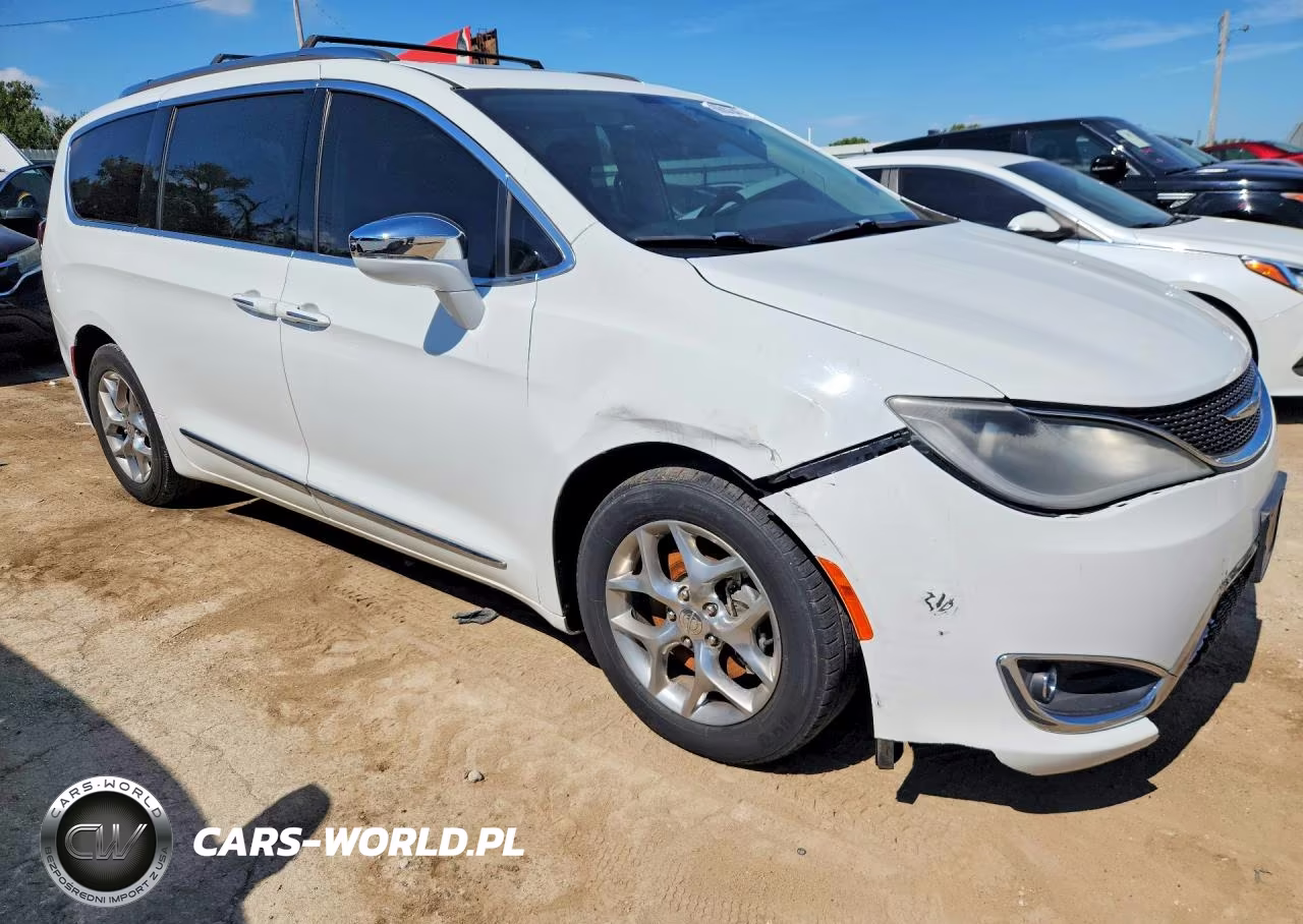 2018 Chrysler Pacifica Limited VIN:2C4RC1GG1JR273821 - 4