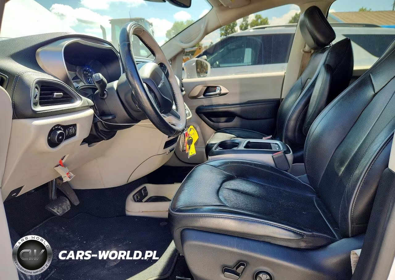 2018 Chrysler Pacifica Limited VIN:2C4RC1GG1JR273821 - 7
