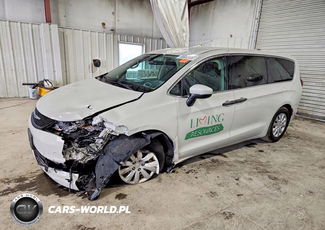 2019 Chrysler Pacifica L VIN:2C4RC1AG8KR666340 - 1