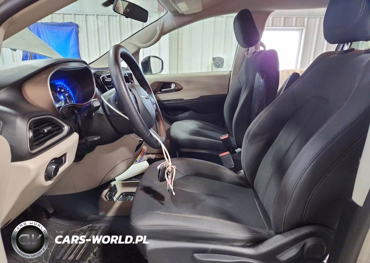2019 Chrysler Pacifica L VIN:2C4RC1AG8KR666340 - 7