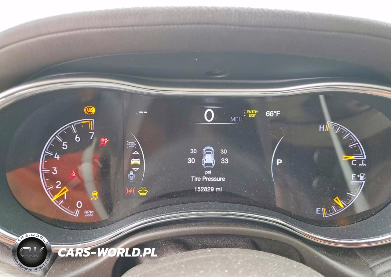 2018 Jeep Grand Cherokee Overland VIN:1C4RJFCG4JC183662 - 9
