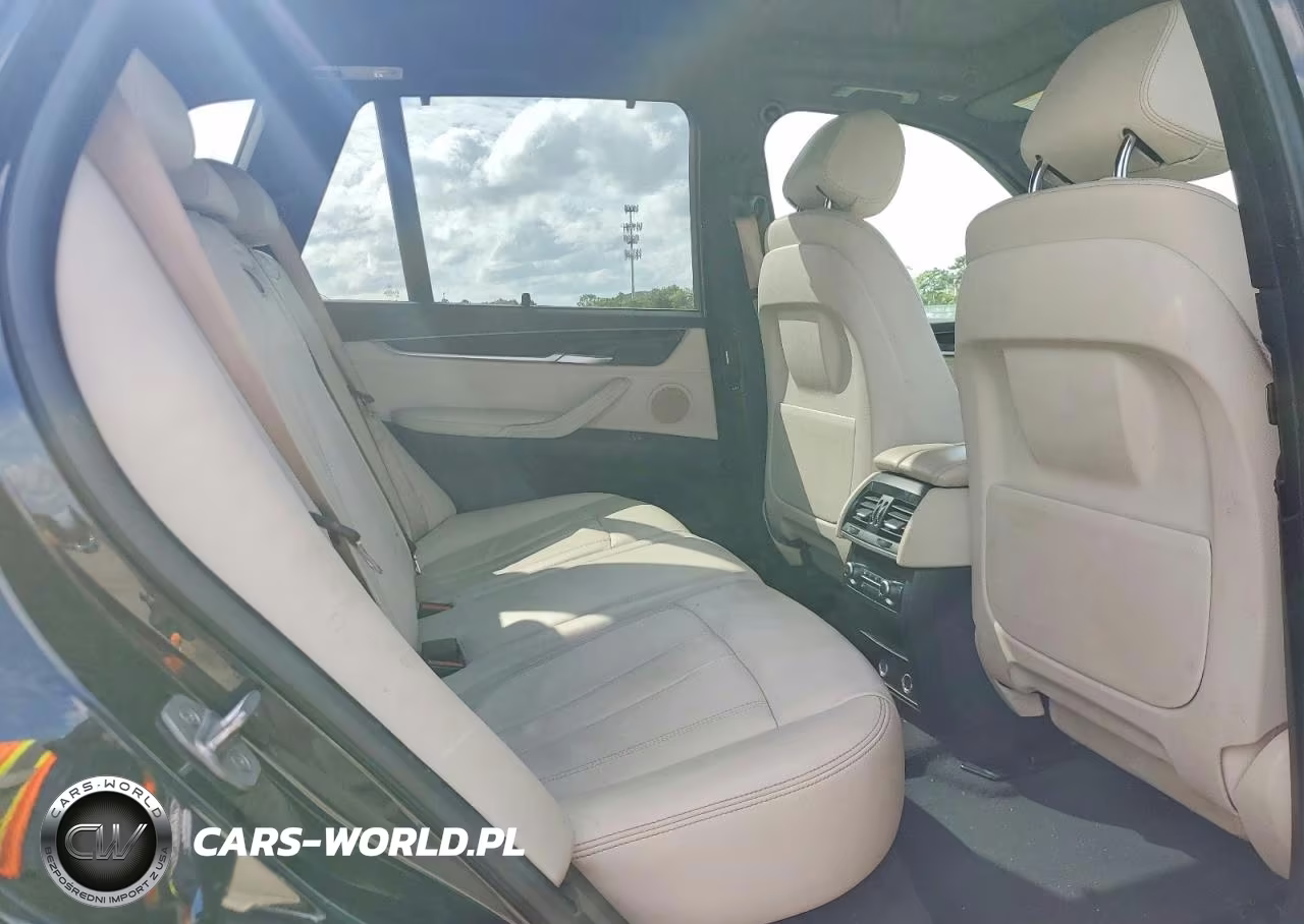 2018 BMW X5 xDrive35I VIN:5UXKR0C51J0Y05513 - 11