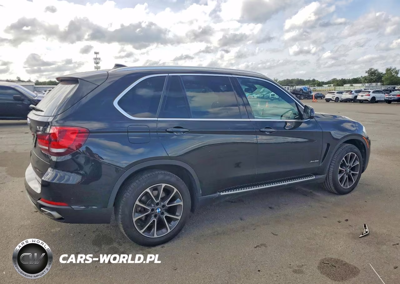 2018 BMW X5 xDrive35I VIN:5UXKR0C51J0Y05513 - 3