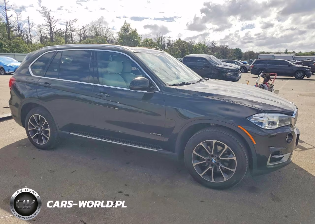 2018 BMW X5 xDrive35I VIN:5UXKR0C51J0Y05513 - 4