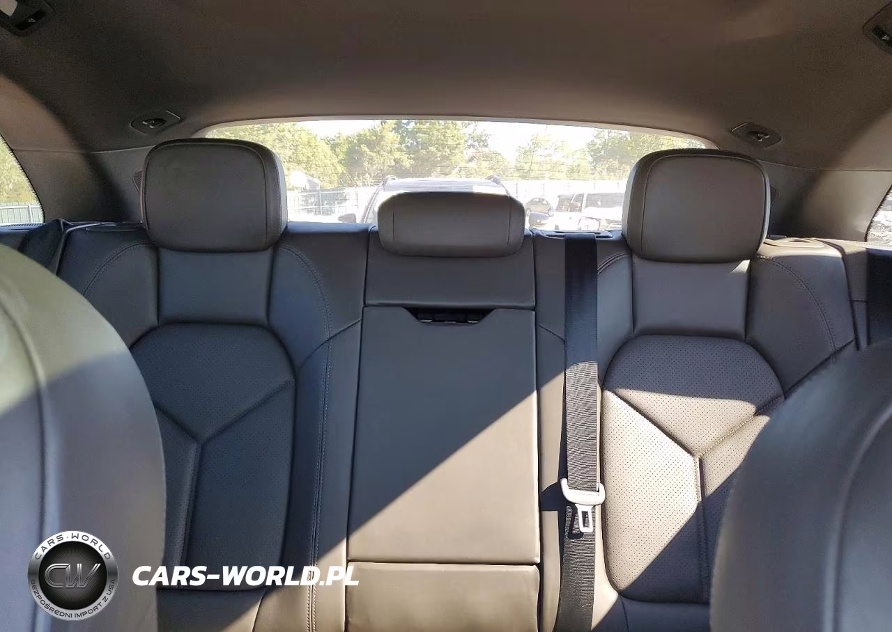2020 Porsche Macan S VIN:WP1AB2A50LLB30494 - 10