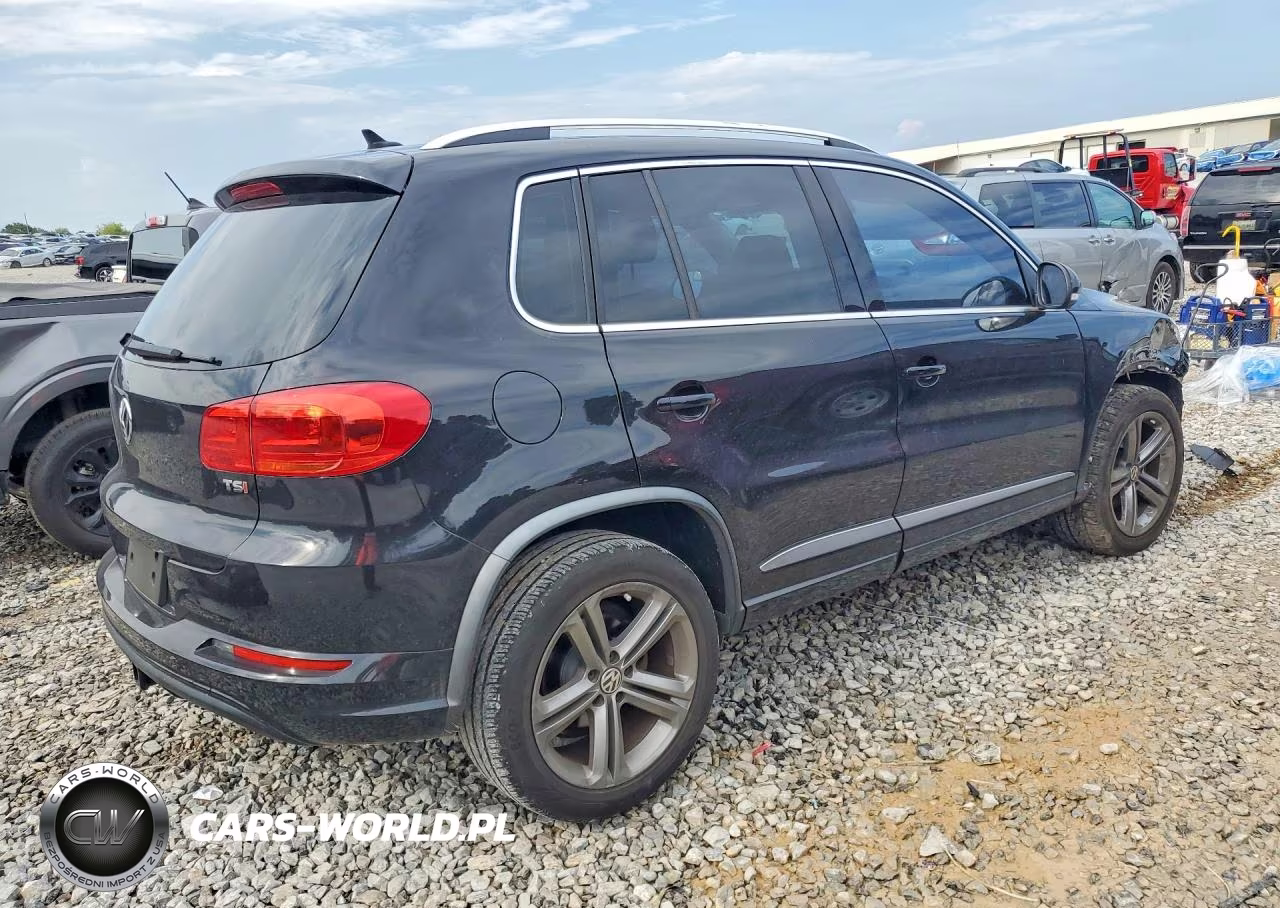 2017 Volkswagen Tiguan Sport VIN:WVGTV7AXXHK016043 - 3