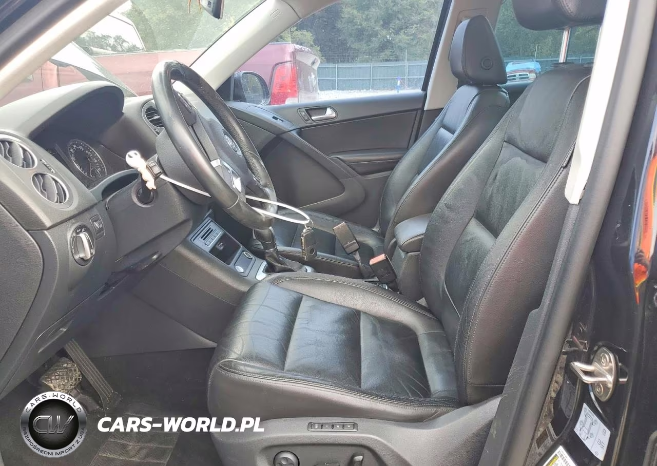 2017 Volkswagen Tiguan Sport VIN:WVGTV7AXXHK016043 - 7