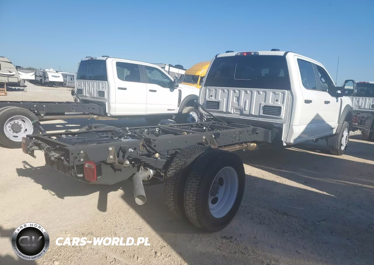2023 Ford F550 Super Duty VIN:1FD0W5HT5PEC77827 - 3