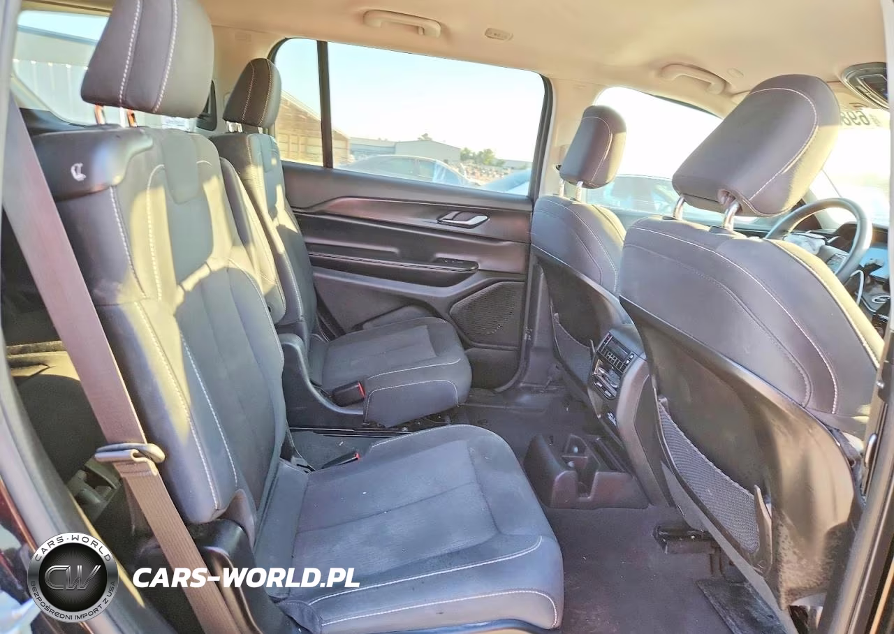 2023 Jeep Grand Cherokee VIN:1C4RJKAG6P8870231 - 11