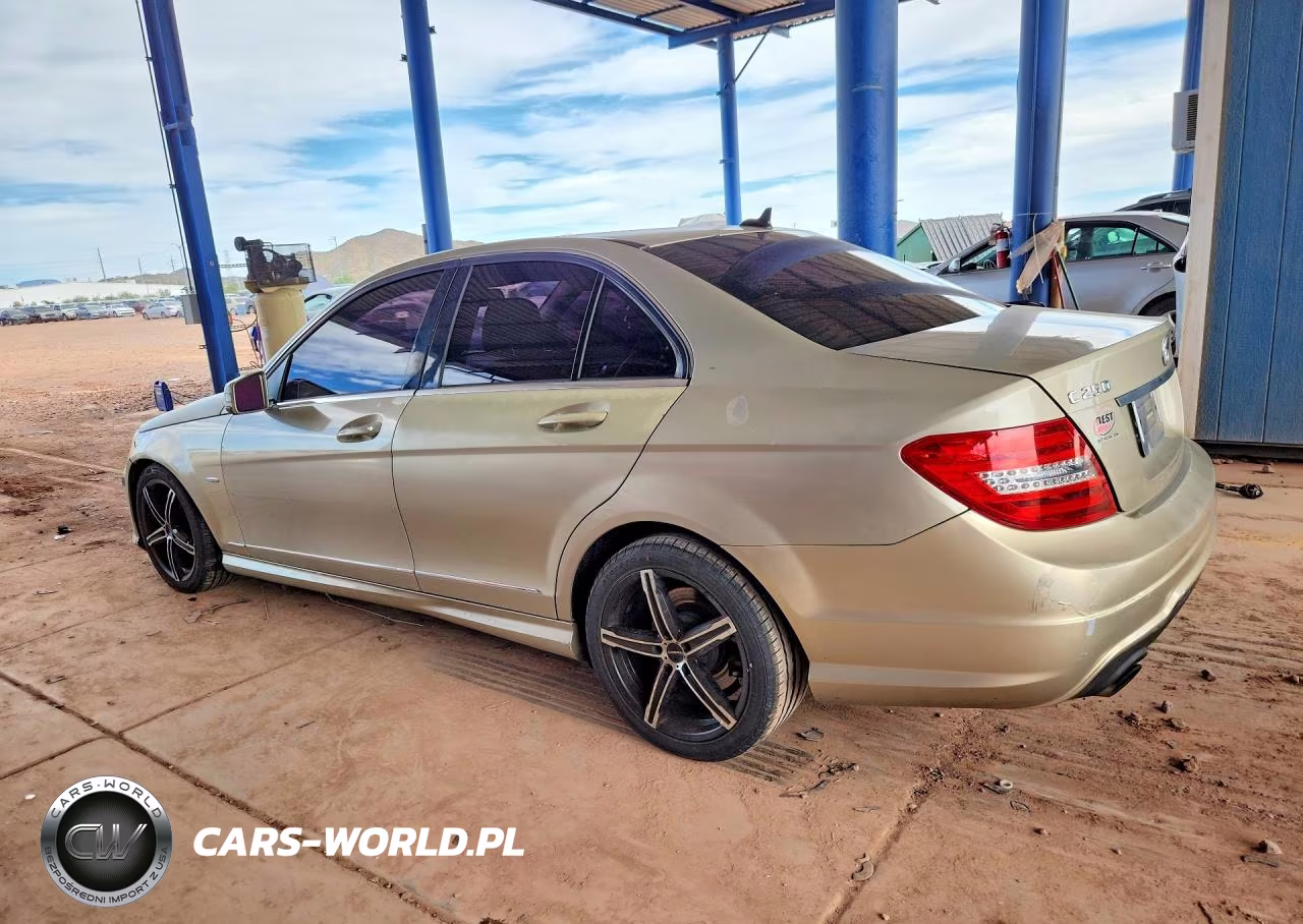2012 Mercedes-Benz C 250 VIN:WDDGF4HB8CR219143 - 2