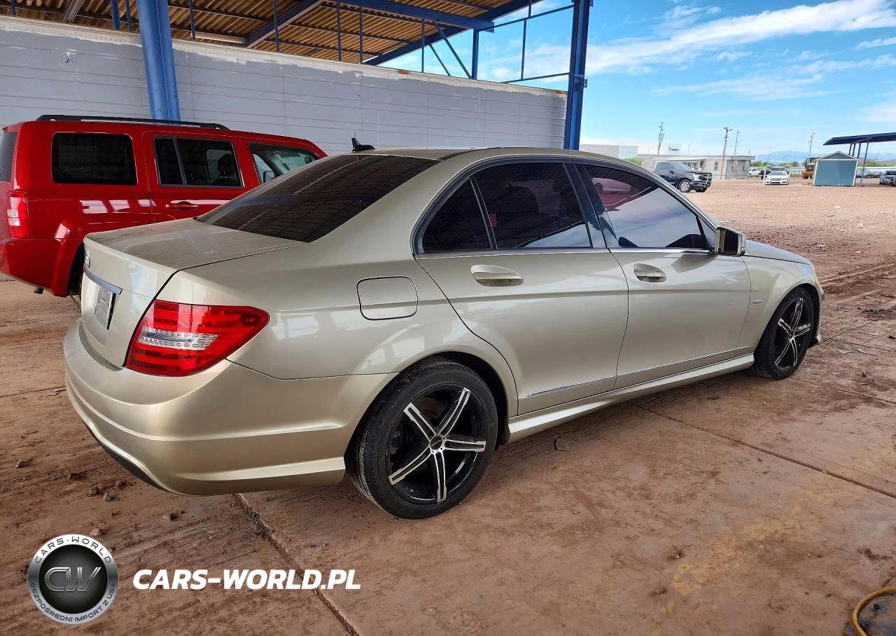 2012 Mercedes-Benz C 250 VIN:WDDGF4HB8CR219143 - 3