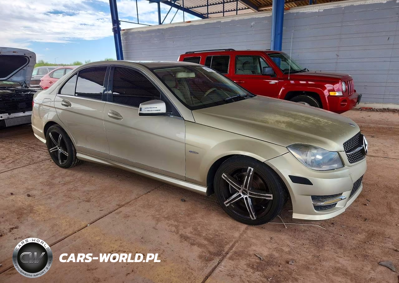 2012 Mercedes-Benz C 250 VIN:WDDGF4HB8CR219143 - 4