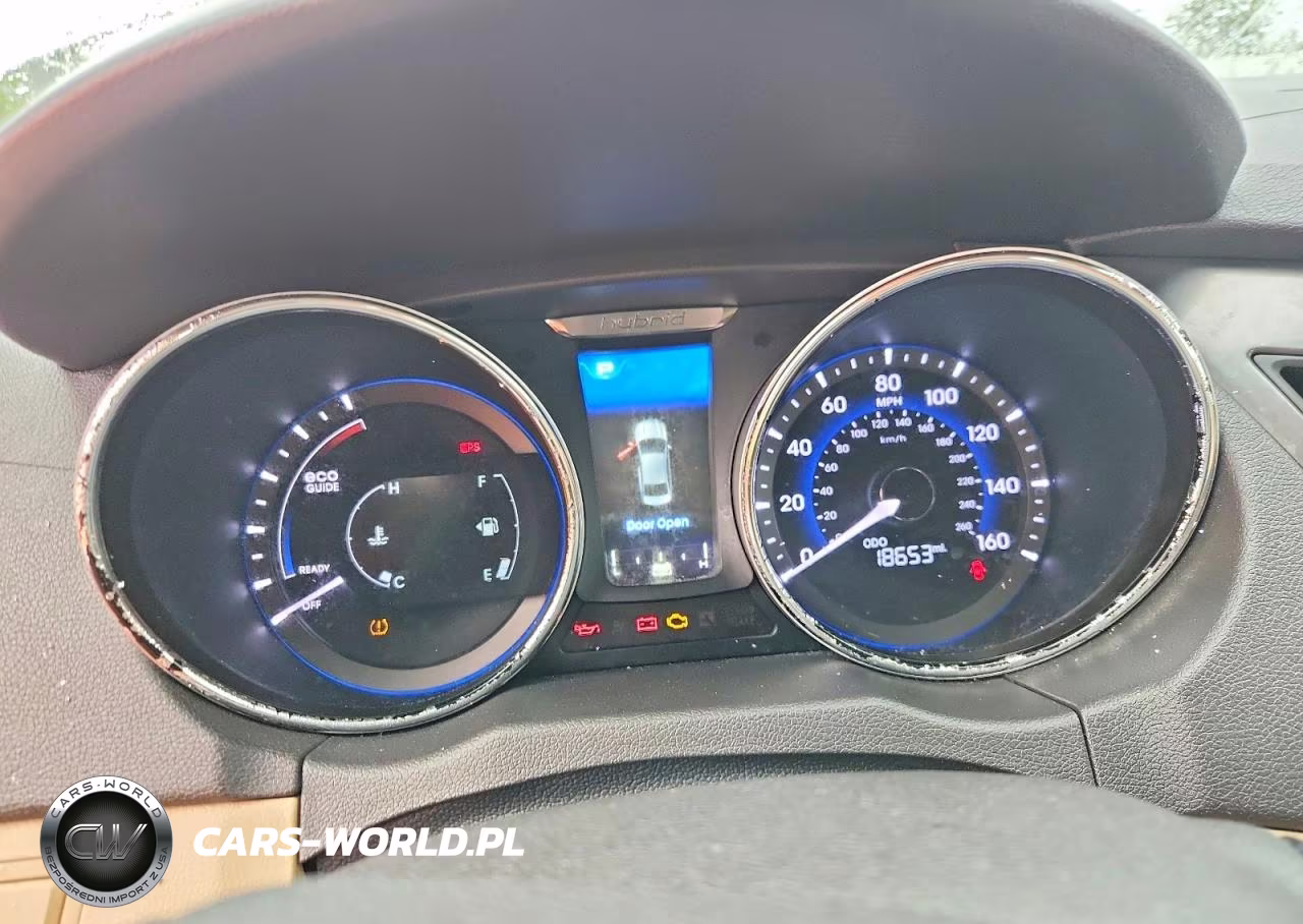 2015 Hyundai Sonata Hybrid Base VIN:KMHEC4A40FA135161 - 9