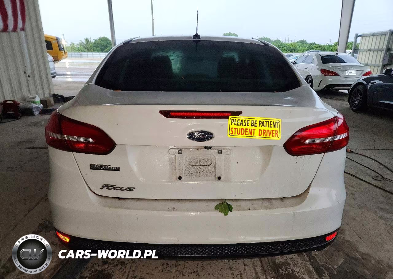2018 Ford Focus S VIN:1FADP3E24JL269360 - 6