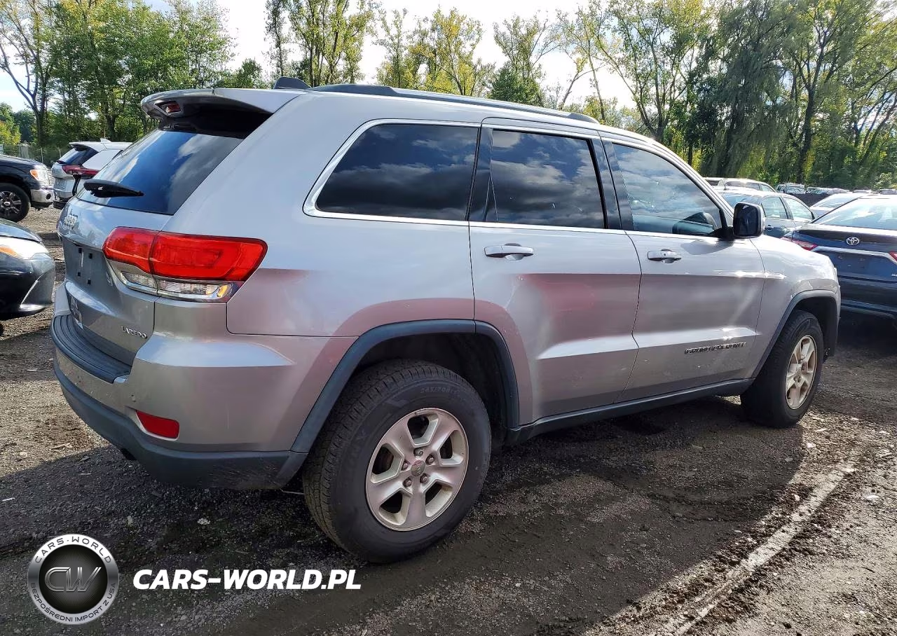 2017 Jeep Grand Cherokee Laredo VIN:1C4RJFAG2HC678536 - 3
