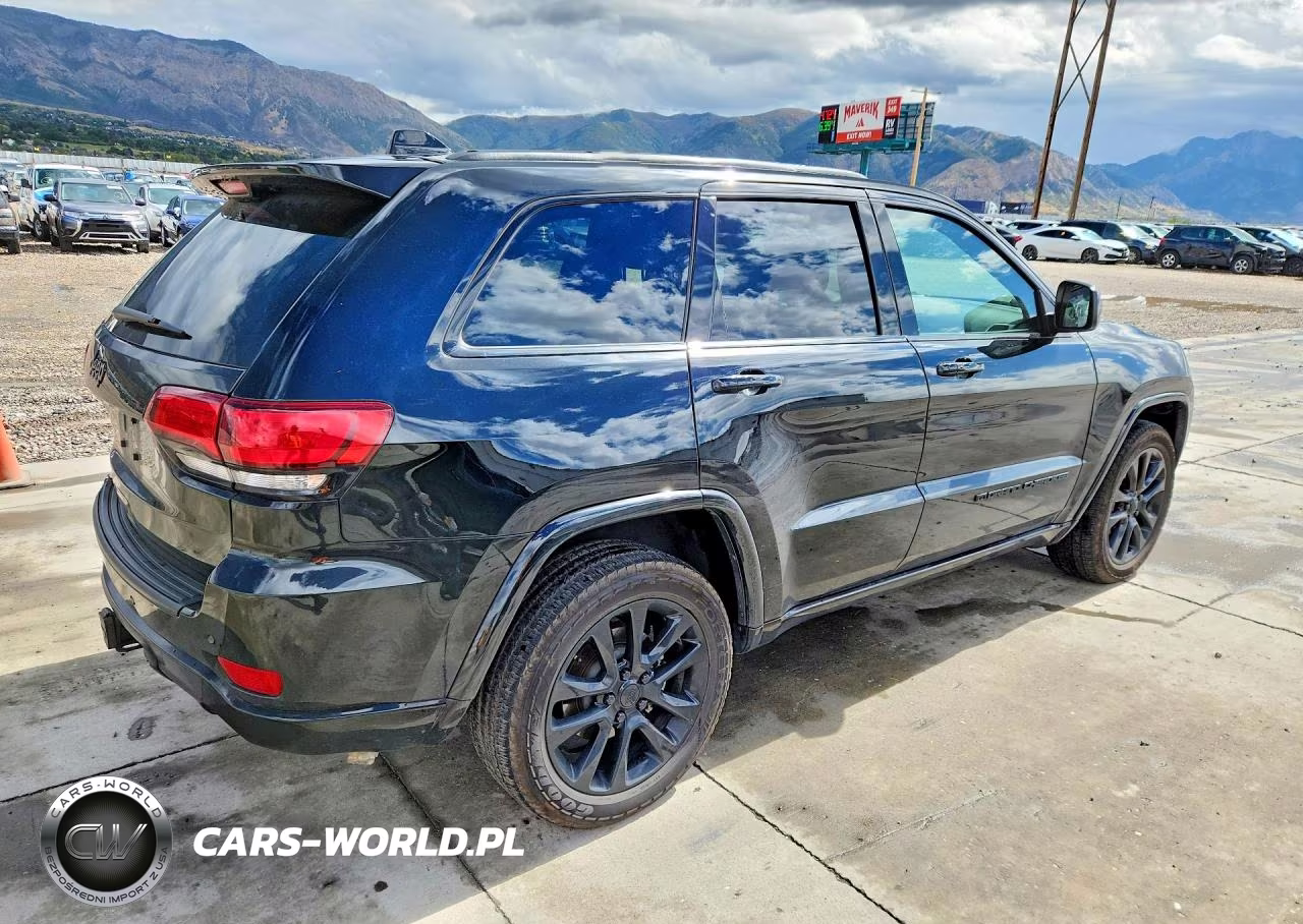 2022 Jeep Grand Cherokee Laredo E VIN:1C4RJFAG5NC144166 - 3