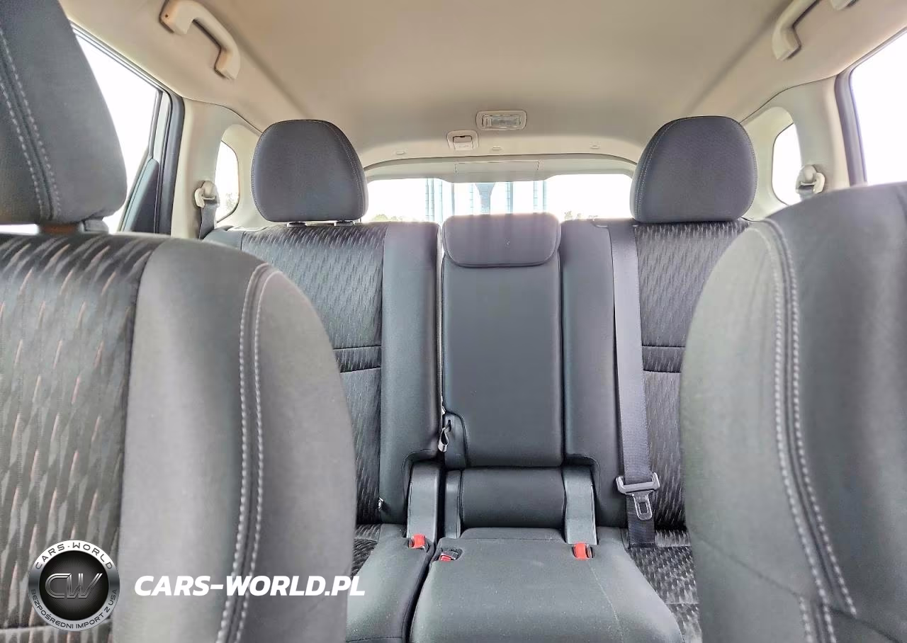 2018 Nissan Rogue S VIN:KNMAT2MV0JP520401 - 10