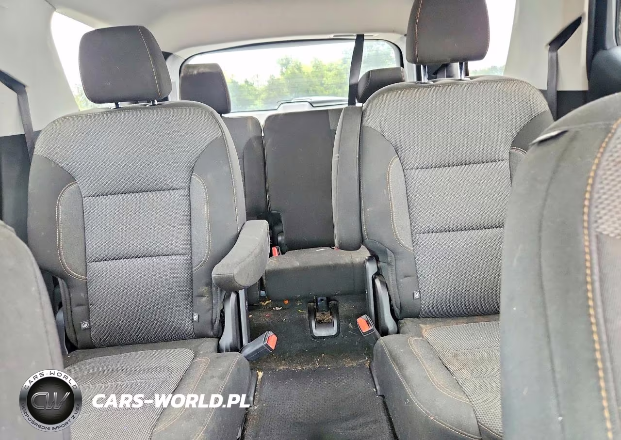 2019 Chevrolet Traverse Lt VIN:1GNERGKW9KJ116100 - 10