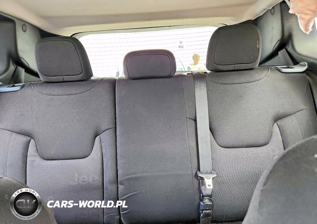 2016 Jeep Renegade Latitude VIN:ZACCJBBT6GPD42344 - 10