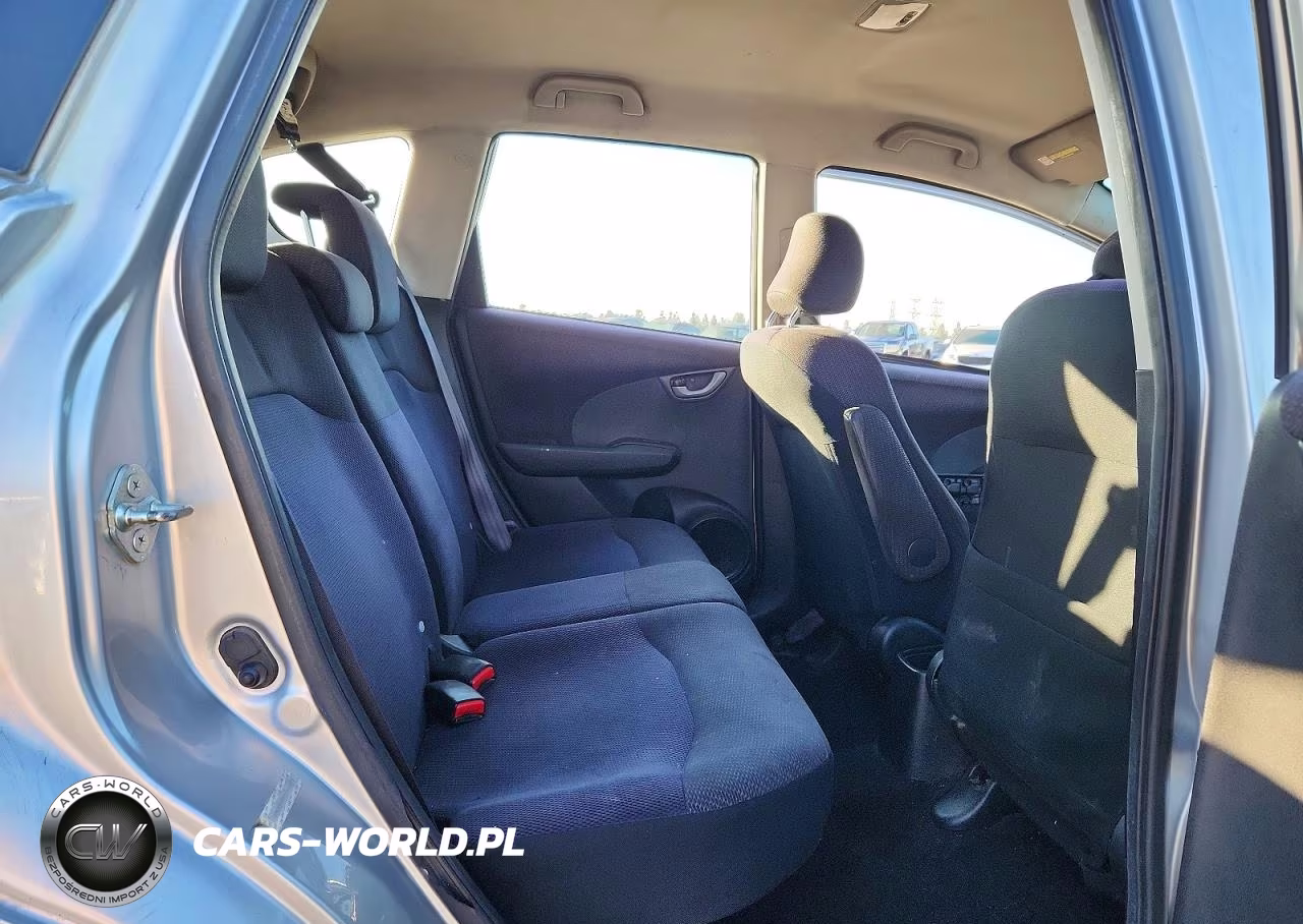 2012 Honda Fit Sport VIN:JHMGE8H57CC004577 - 10