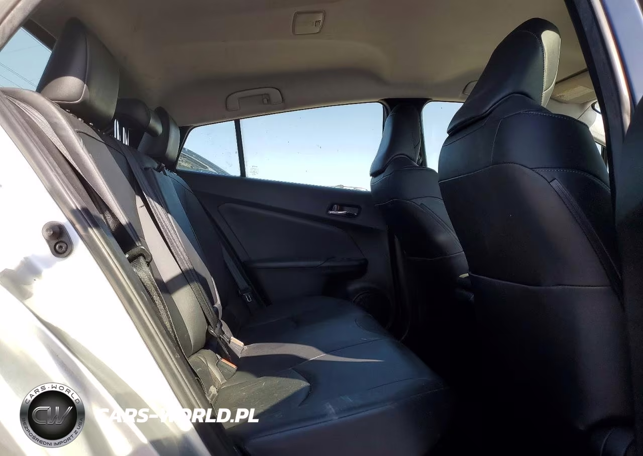 2017 Toyota Prius Three Touring VIN:JTDKARFU4H3530938 - 10