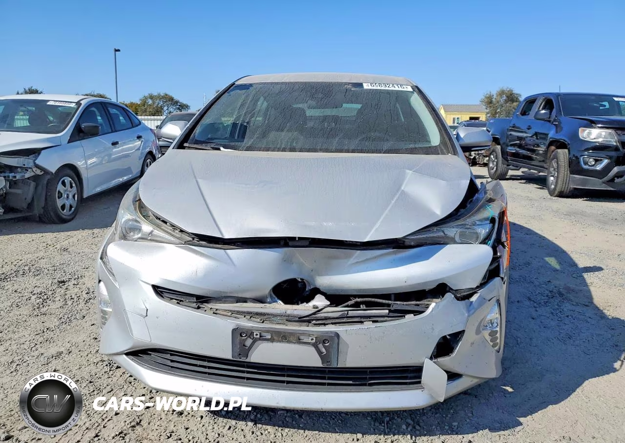 2017 Toyota Prius Three Touring VIN:JTDKARFU4H3530938 - 5