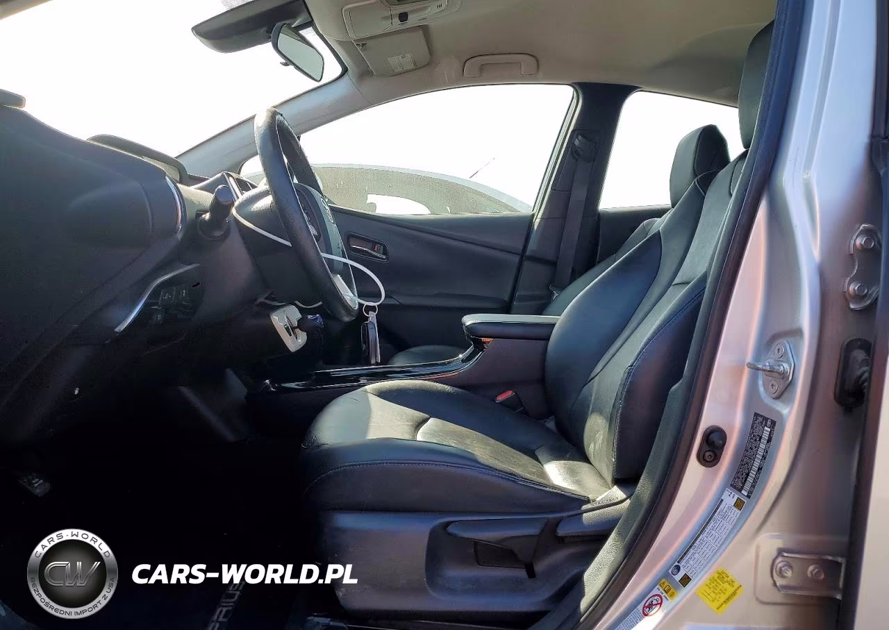2017 Toyota Prius Three Touring VIN:JTDKARFU4H3530938 - 7