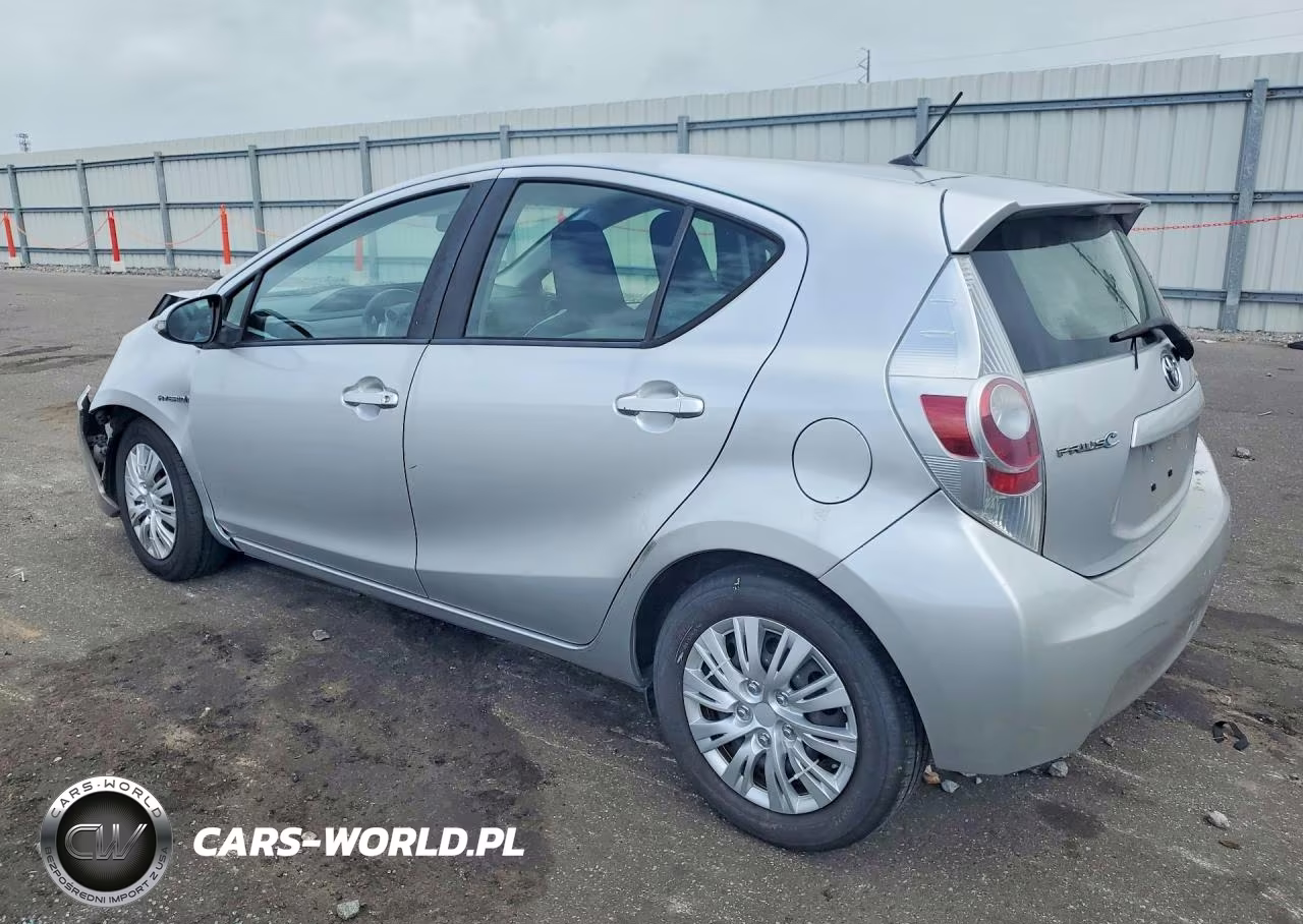 2013 Toyota Prius C One VIN:JTDKDTB34D1048865 - 2