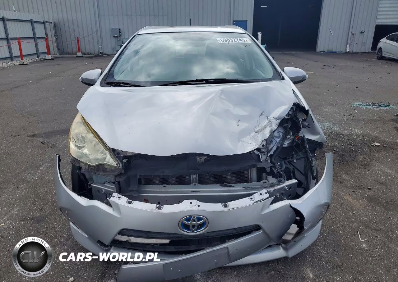 2013 Toyota Prius C One VIN:JTDKDTB34D1048865 - 5