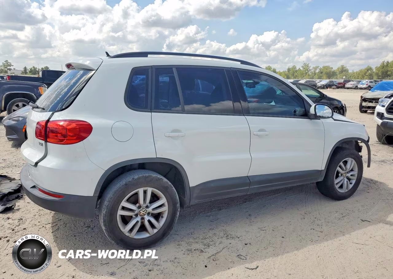 2016 Volkswagen Tiguan S VIN:WVGAV7AX4GW534714 - 3