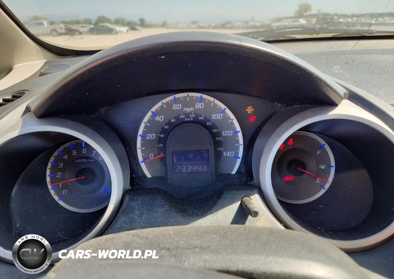 2013 Honda Fit VIN:JHMGE8H35DC061411 - 9