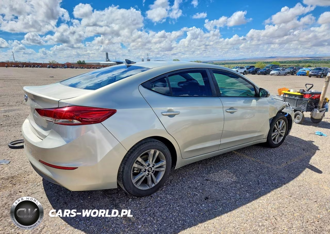 2018 Hyundai Elantra Sel VIN:5NPD84LF2JH365026 - 3