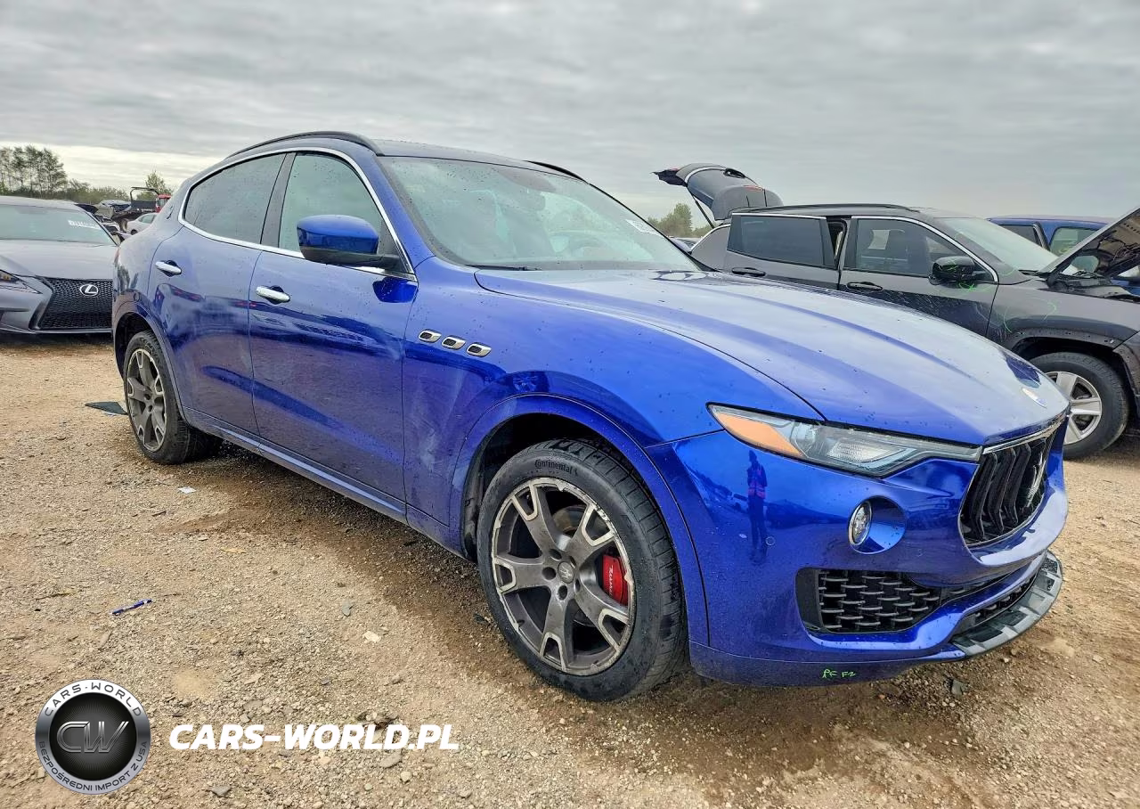 2017 Maserati Levante Sport VIN:ZN661XUS8HX245626 - 4