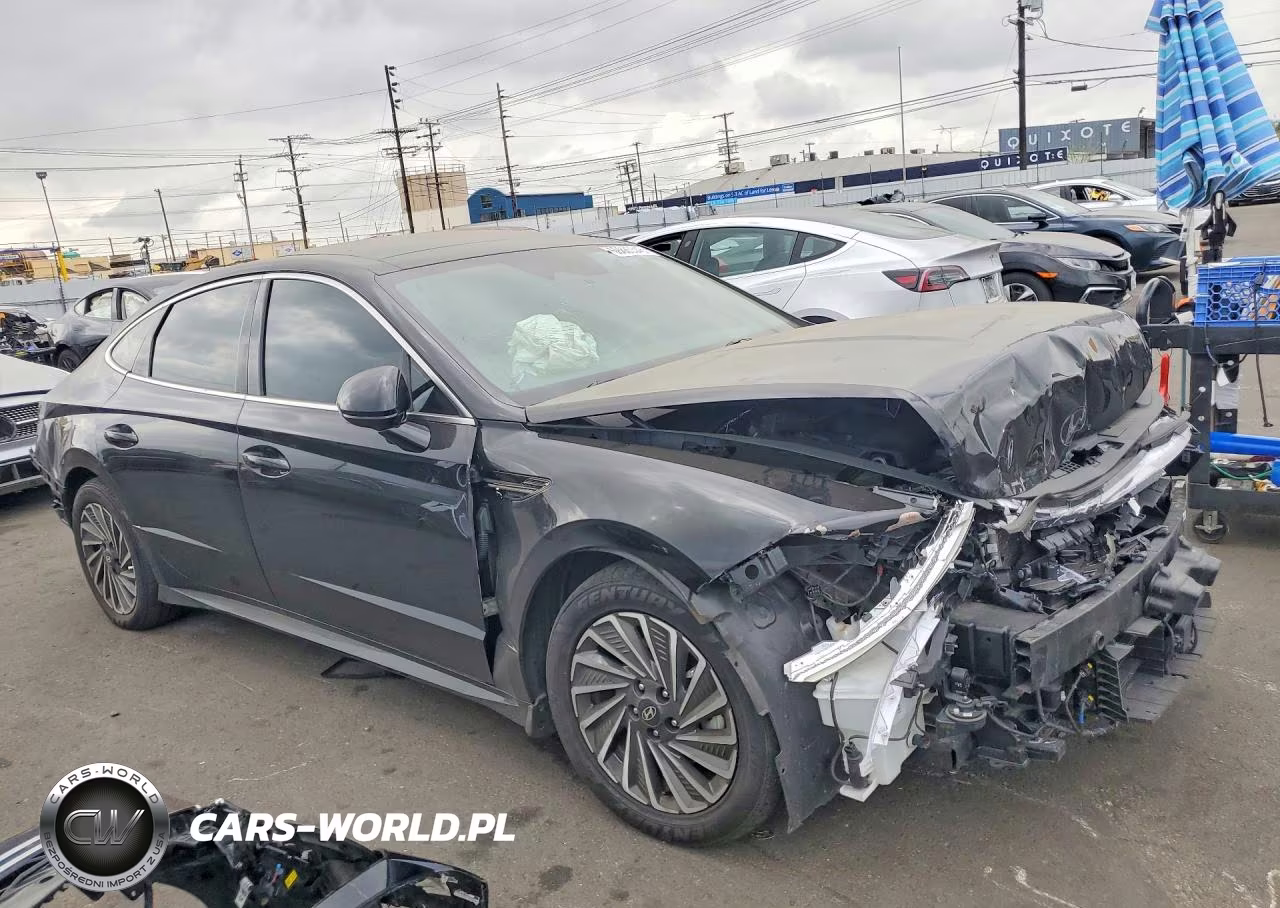 2025 Hyundai Sonata Hybrid Limited VIN:KMHL54JJ0SA115719 - 4
