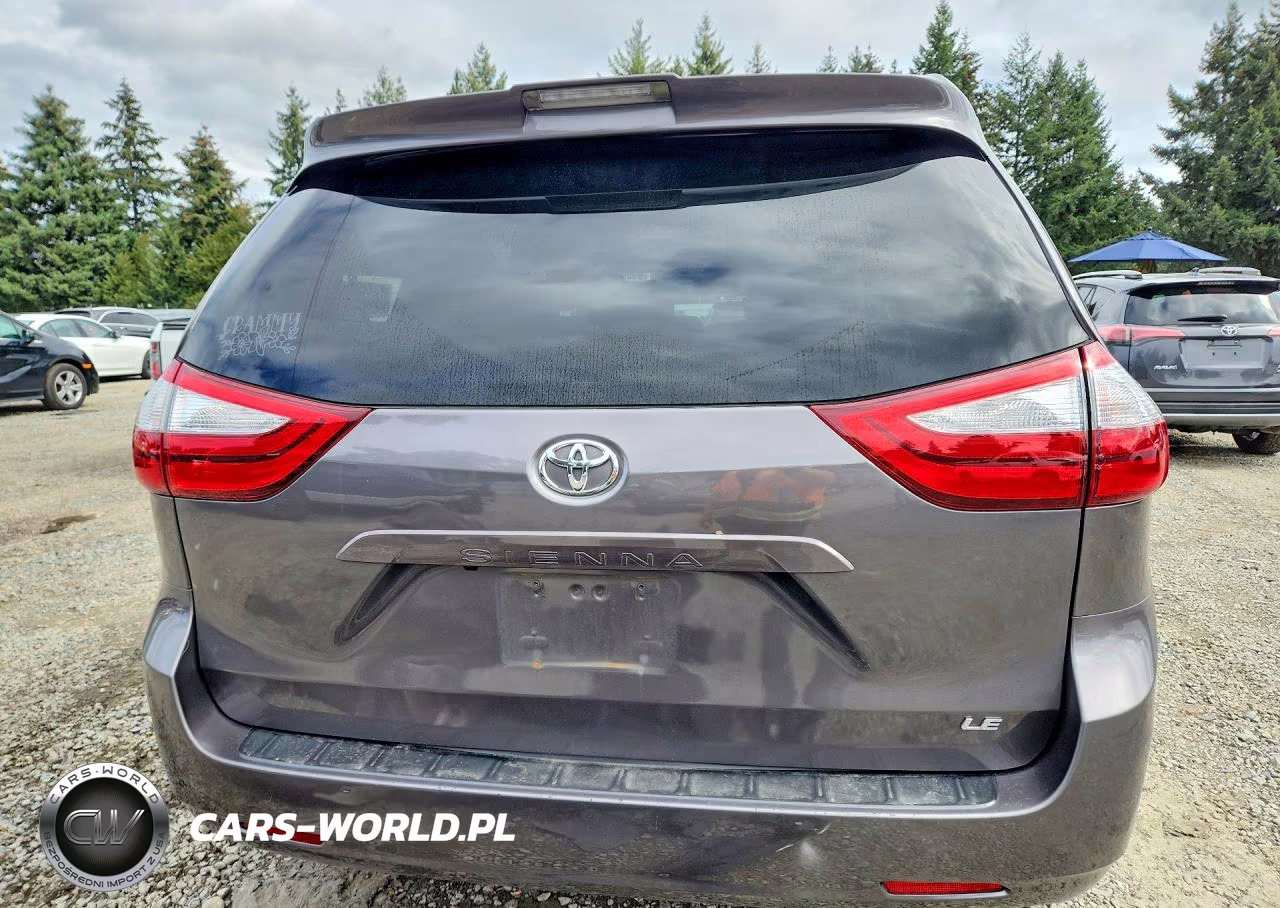 2018 Toyota Sienna Le VIN:5TDKZ3DC2JS940240 - 6