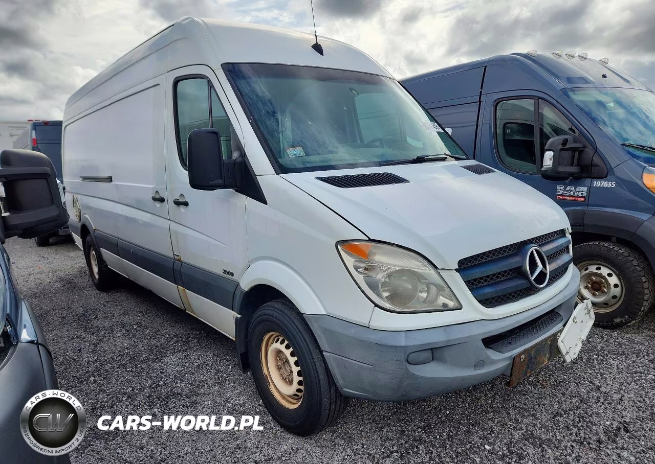2011 Mercedes-Benz Sprinter 2500 Delivery Van VIN:WD3PE8CBXB5575167 - 4