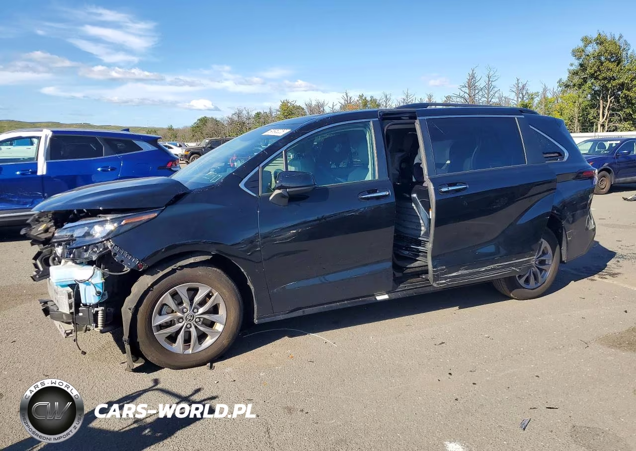 2024 Toyota Sienna Xle