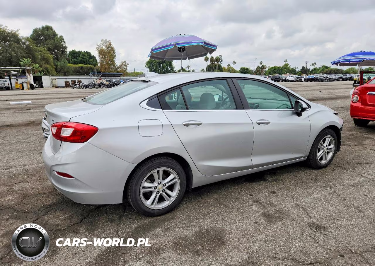 2016 Chevrolet Cruze Lt VIN:1G1BE5SM7G7326881 - 3