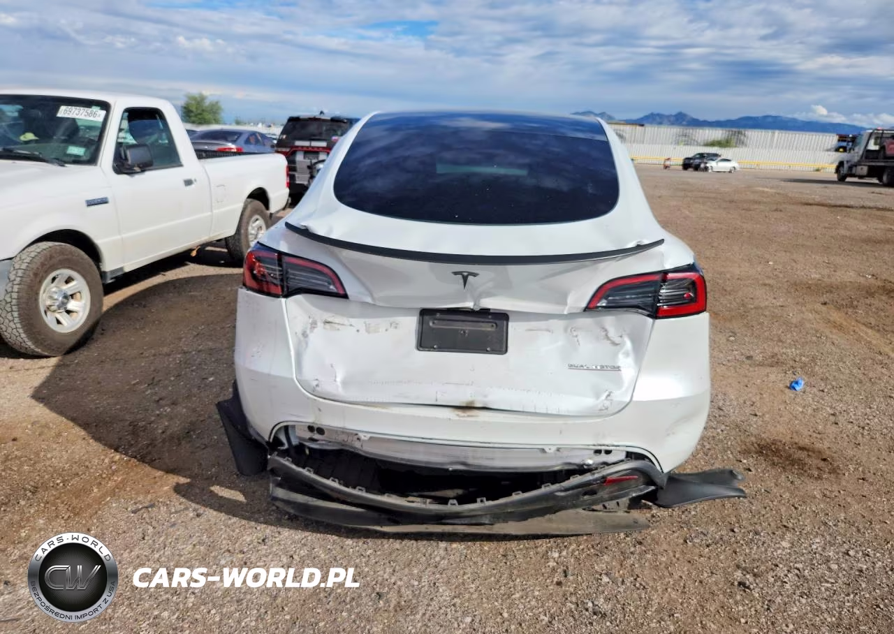 2023 Tesla Model Y VIN:7SAYGDEF5PF601521 - 6