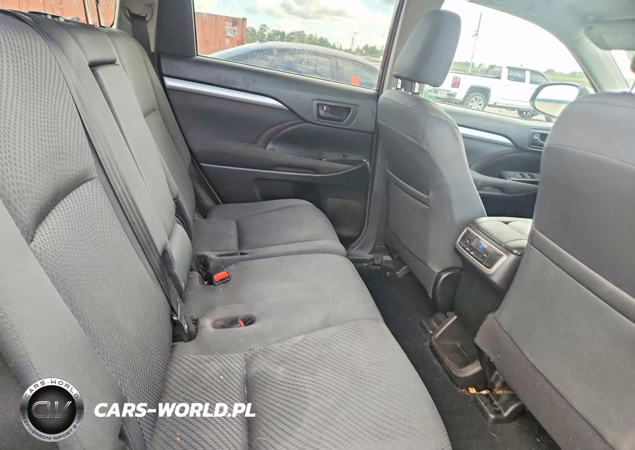 2018 Toyota Highlander Le VIN:5TDZZRFH2JS281487 - 11