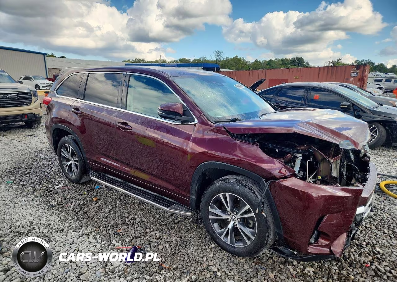 2018 Toyota Highlander Le VIN:5TDZZRFH2JS281487 - 4