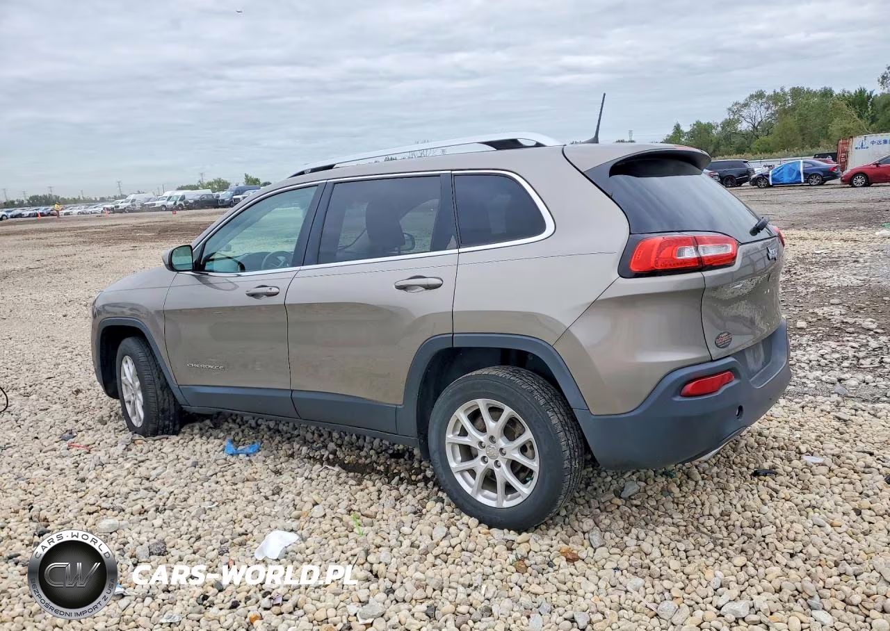 2017 Jeep Cherokee Latitude VIN:1C4PJLCSXHW591778 - 2