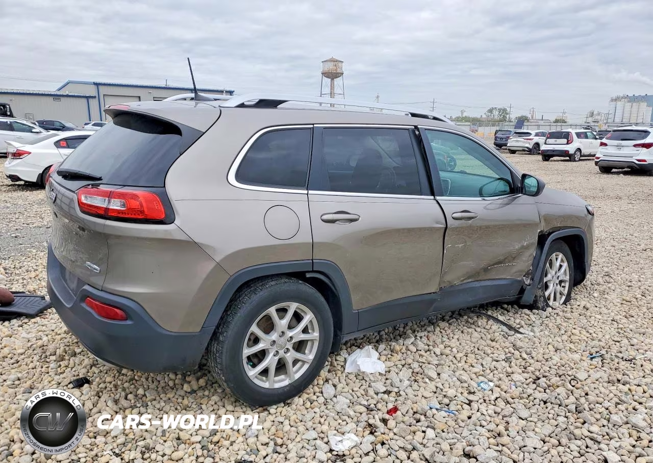 2017 Jeep Cherokee Latitude VIN:1C4PJLCSXHW591778 - 3