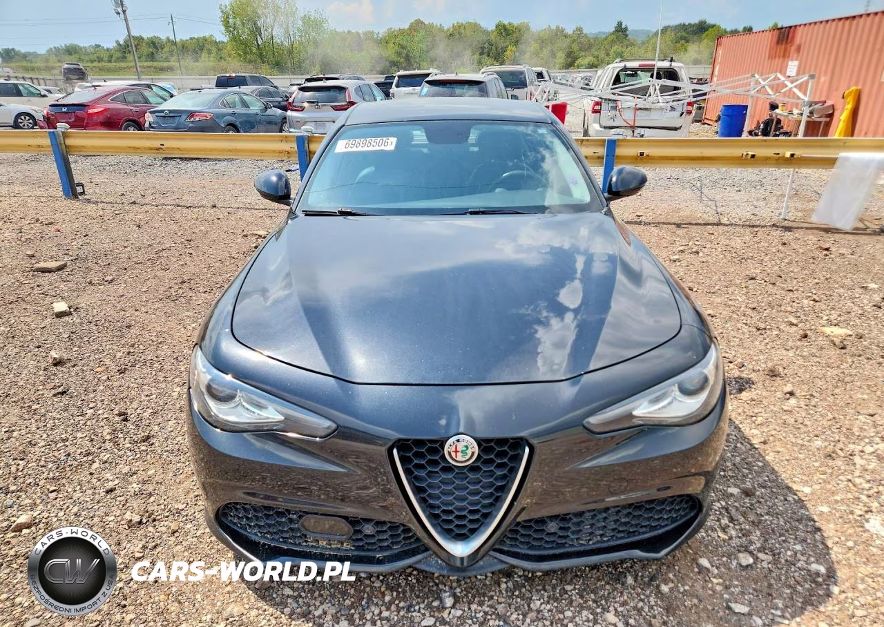 2017 Alfa Romeo Giulia VIN:ZARFAEBN7H7539236 - 5