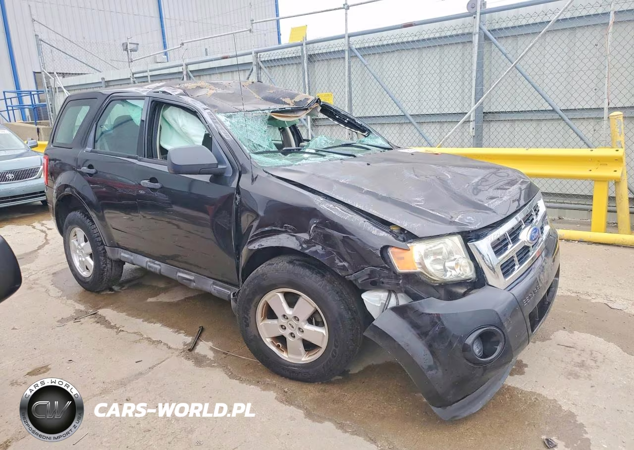 2011 Ford Escape Xls VIN:1FMCU0C76BKC61582 - 4